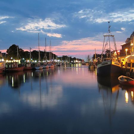 Sommerhaus Am Bach Rostock Exteriör bild